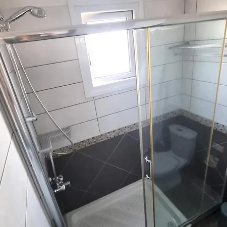 Apartment Beachside Comfort - 2br Apt,5 Min To The *